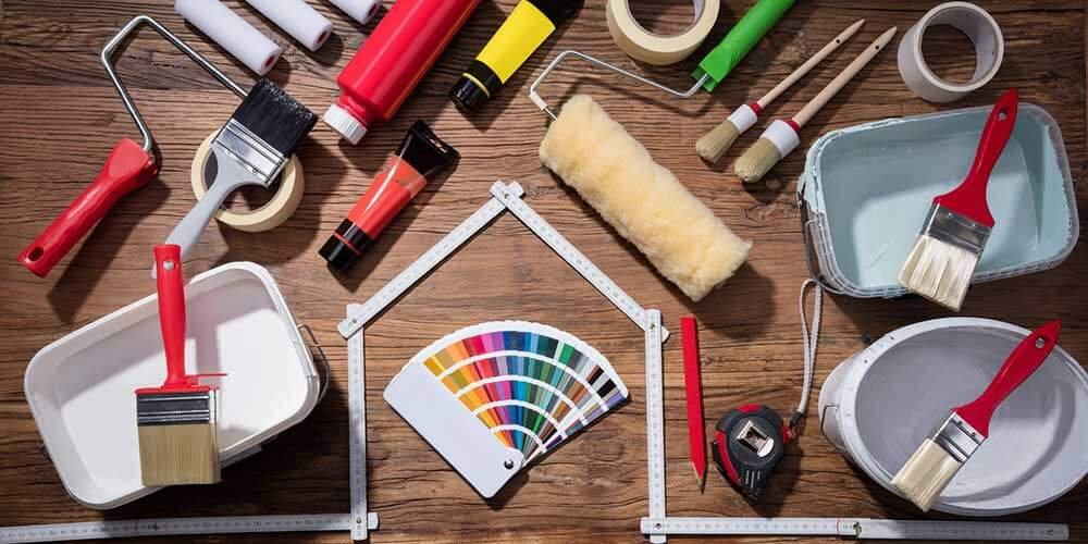 Peintres Rochelais effectuant des travaux de peinture intérieure à La Rochelle